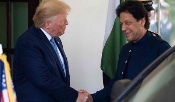 Auf Befehl Trumps überlässt Imran Khan das besetzte Kaschmir den Vereinten Nationen, obwohl die Muslime den Kampf fordern