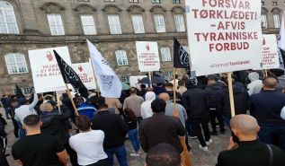 Denmark: Protest before the Danish Parliament in Support of the Hijab & Islam!