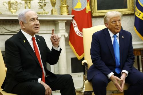 Ô armées des musulmans : qui mettra fin à ces deux idiots?!