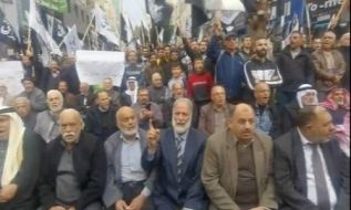 تجاوز و ورود بدون اجازه رئیس دولت یهودی در مسجد ابراهیمی، تحول جدیدی را با همدستی نهادهای امنیتی و رژیم مزدور در شهر هبرون (الخلیل) رقم می‌زند.