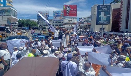 Hizb ut Tahrir / Kenya Yafanya Kisimamo cha kutoa Wito wa Amali ya Kijeshi dhidi ya Umbile la Mauaji ya Halaiki la Kiyahudi