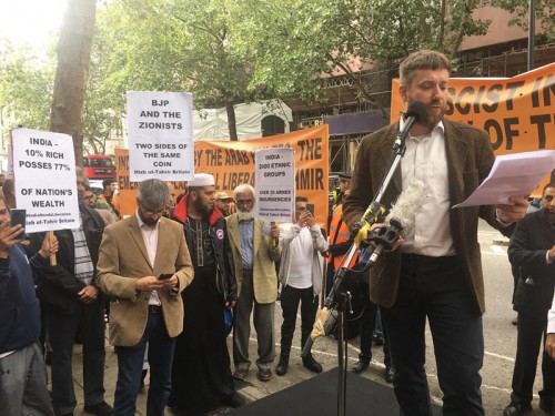 Londra’da Hindistan’ın Keşmir Saldırganlığına Karşı Kitlesel Protestolar