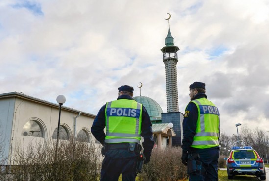 İsveçli Politikacılar, Müslümanların Sınır Dışı Edilmesine Yönelik Totaliter Önerileriyle “Avrupa” Değerlerinin Altını Oyuyorlar