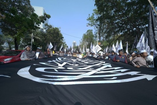 Endonezya: Müslüman Orduları El-Aksa&#039;nın Kurtuluşuna Çağıran Geniş Çaplı Faaliyetler!