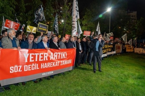 Türkiye: Refah&#039;taki Vahşi Katliamlara Tepki İçin Gece Gösterileri!